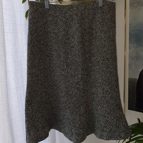A Line Knit Skirt - Picture 1 of 3